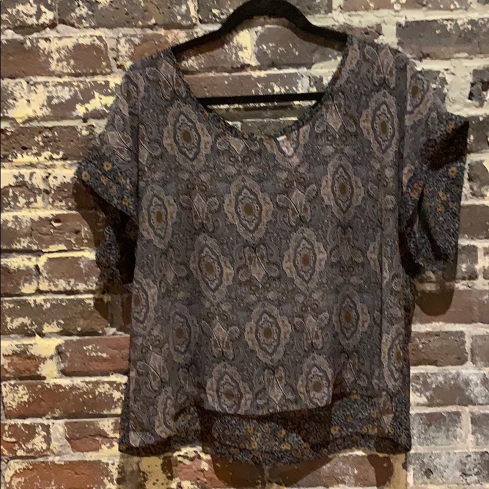 Flowy paisley print blouse